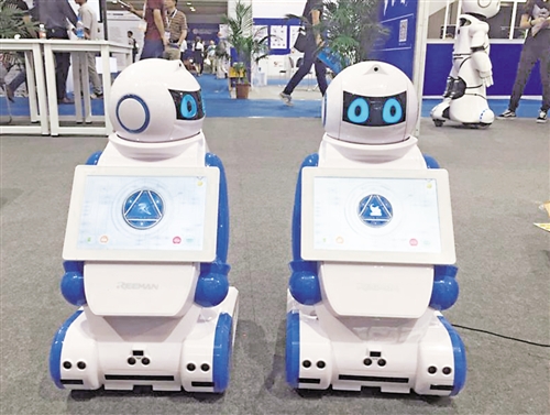 众擎发起首个人形机器人格斗联赛创始人:加快行业发展就像F1和NBA(图1)