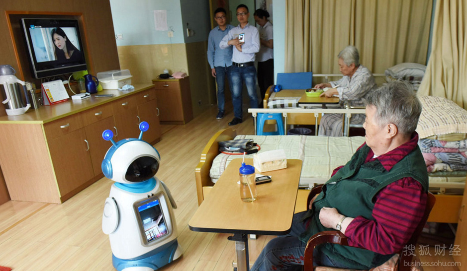 银发经济和智能制造的“双向奔赴”：当机器人成为家人(图1)