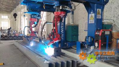 鸿路钢构智能制造新突破：3000台焊接机器人助力产能提升(图1)