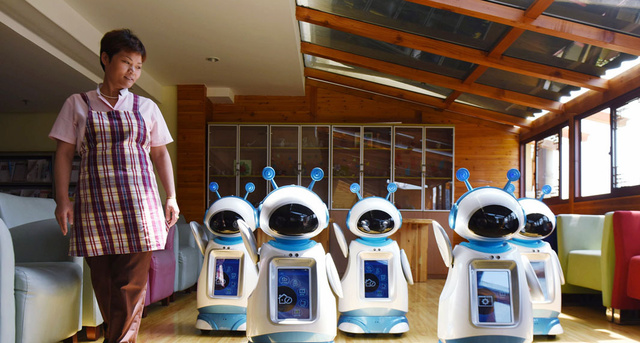 养老新帮手、家政新搭档机器人保姆“上岗”了(图1)