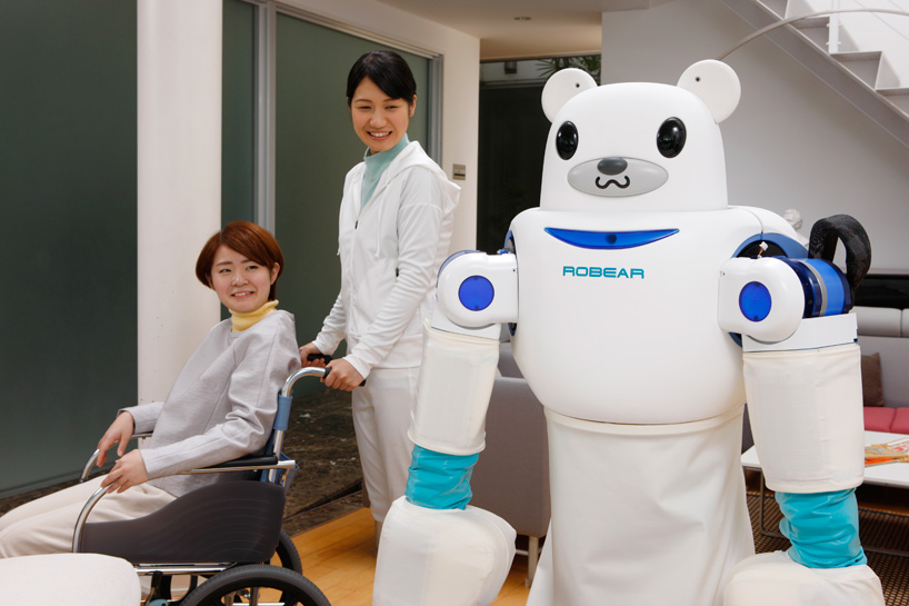 吴相君代表：支持企业开发智能护理机器人