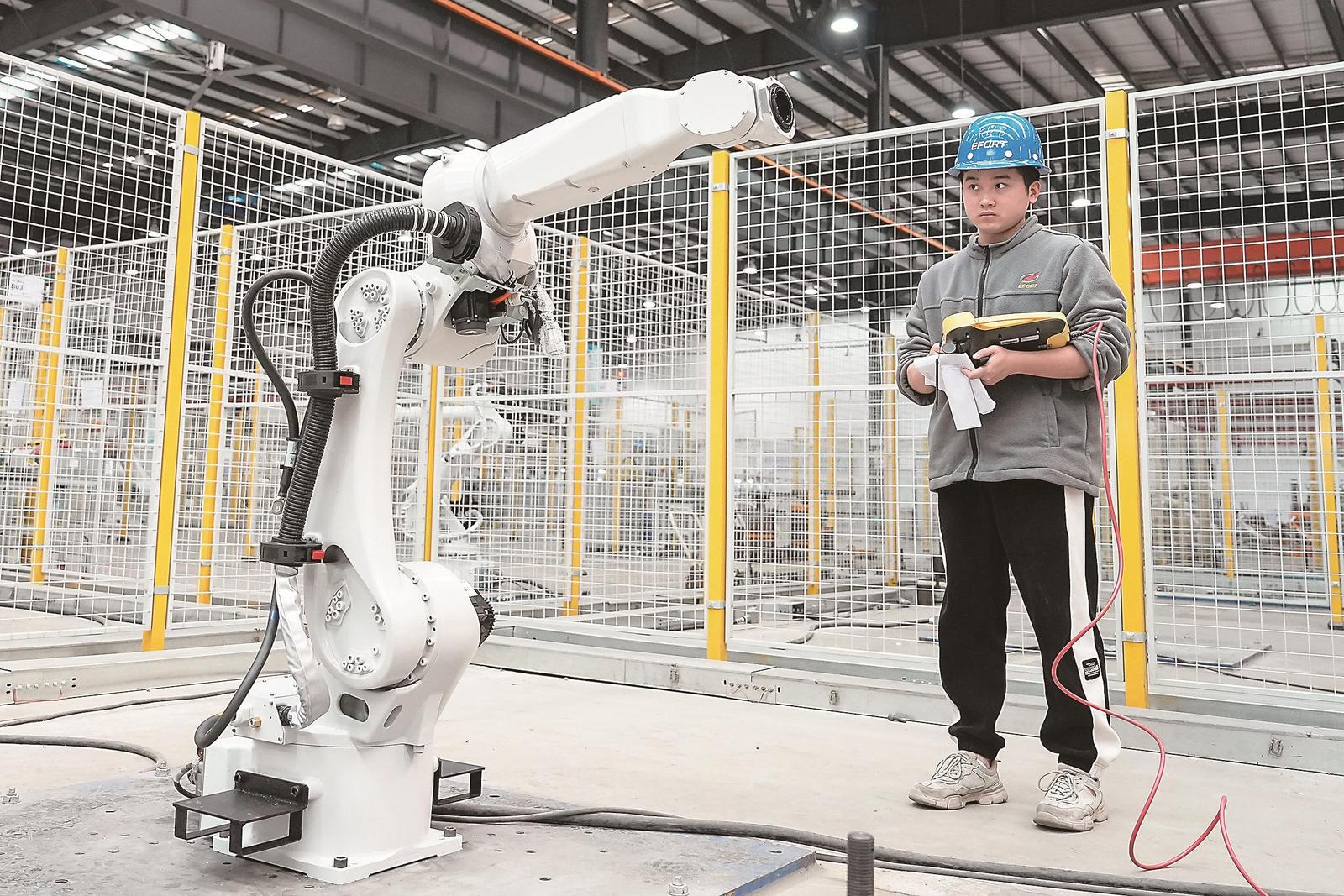 选准特色赛道大力外引内培(图1)